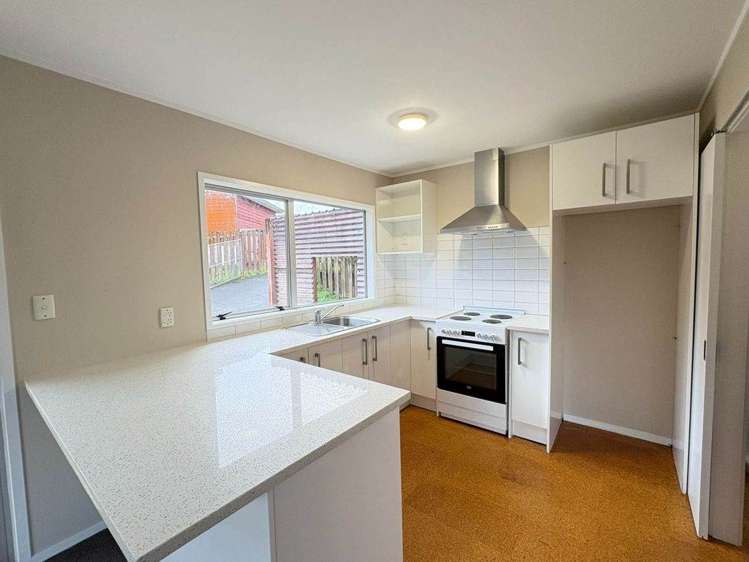 2/18 Moxham Grove Massey_0