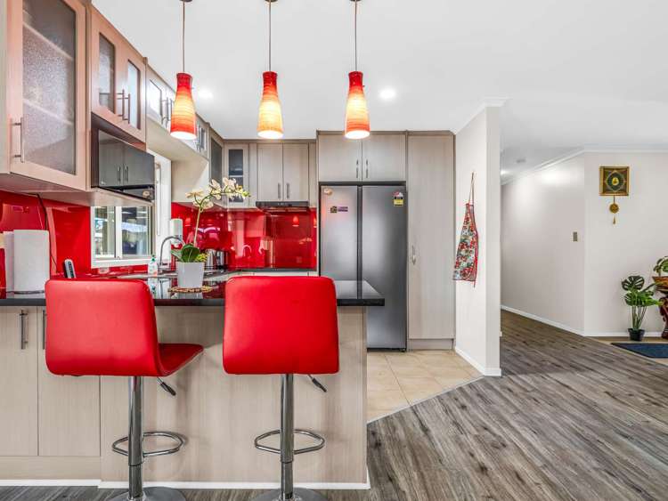 526 Massey Road Mangere_10