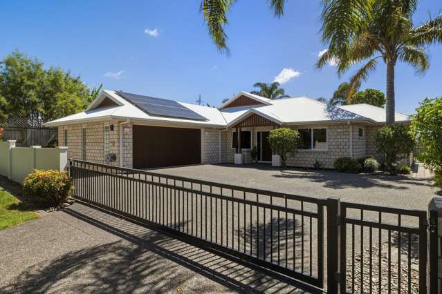 Backyard Entertainer with Room for Everyone