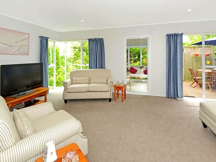 2/10 Delamare Court Sunnynook_10