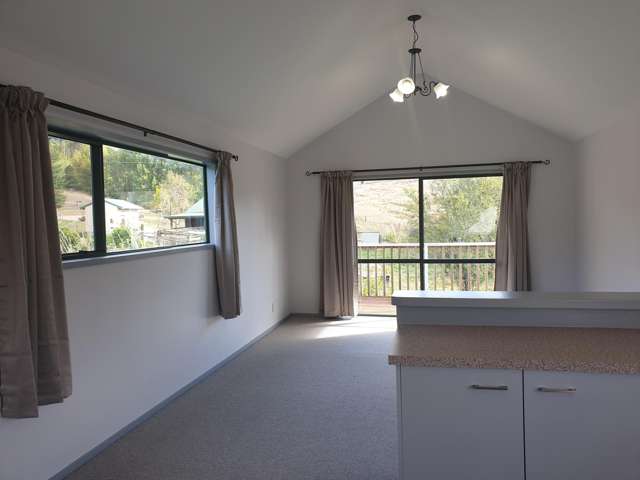 1 Bed Loft Unit in Waitoki for Rent