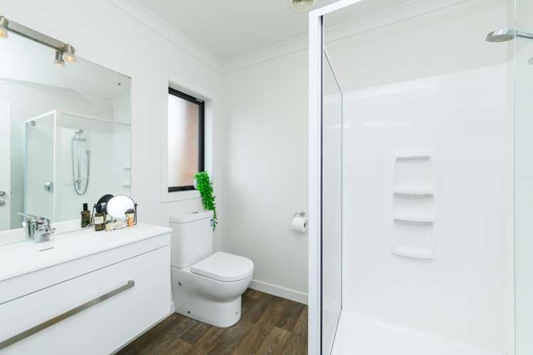 702 Pioneer Highway Takaro_9