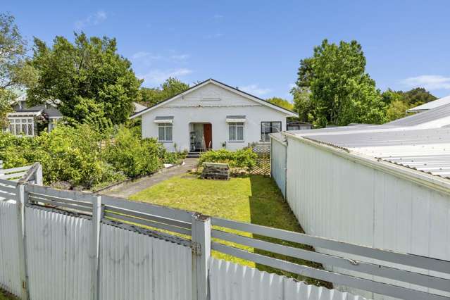 Spacious Family Home & Garden Oasis