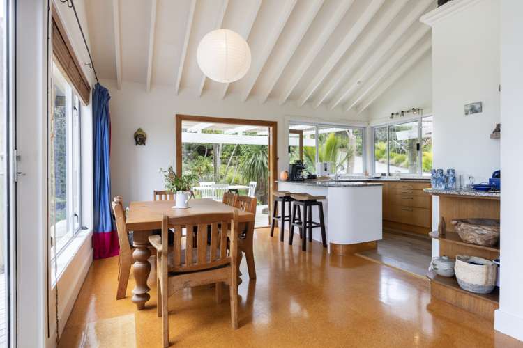 16 La Trobe Track Karekare_16