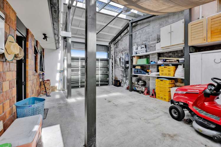 2 Heaphy Road Opunake_14