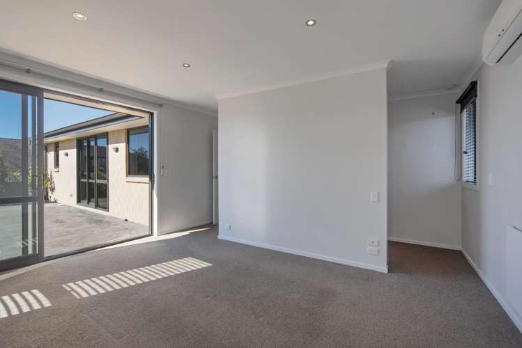 9 Fairose Drive Richmond_8