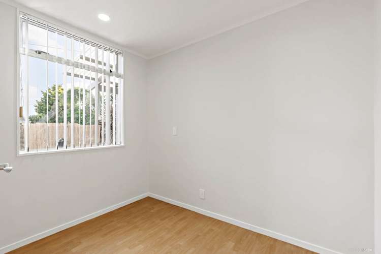 1 Ozich Avenue Te Atatu South_12