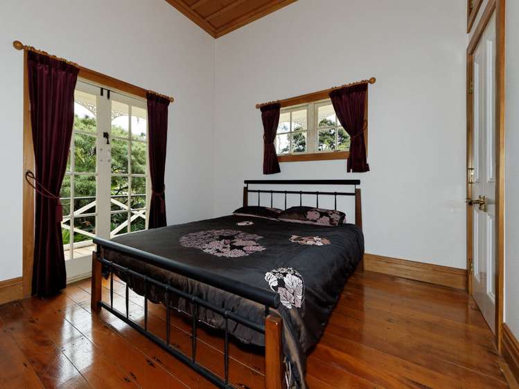54 Upland Road Huia_11