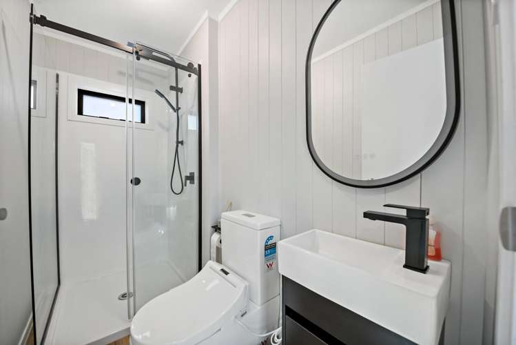 5A & 5B Waipouri Road Mangere_23