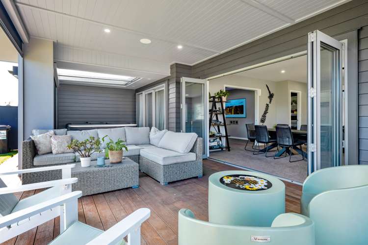 17 Honeyfield Drive Whalers Gate_11