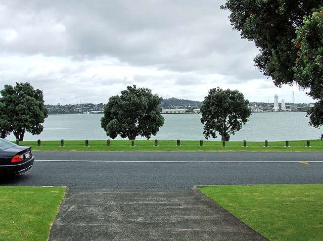 12 Kiwi Esplanade Mangere Bridge_4