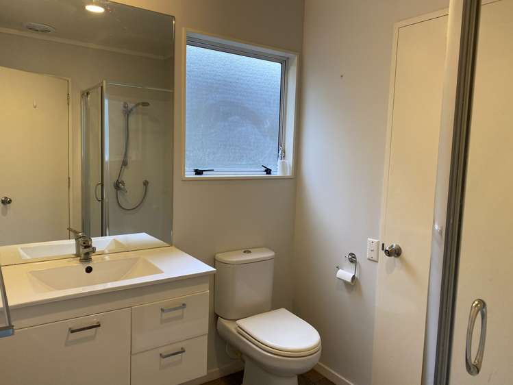 3/22 Clonbern Road Remuera_13