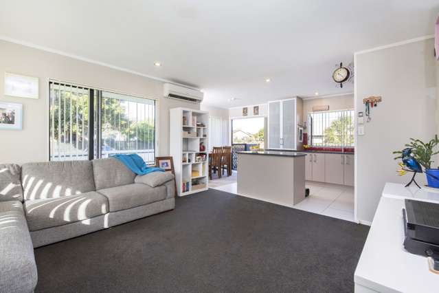 1/22 Kenwick Place Pakuranga Heights_2