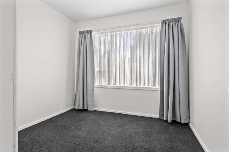 241 Shortland Street Aranui_13