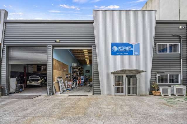 Industrial Unit in Prime Henderson Location