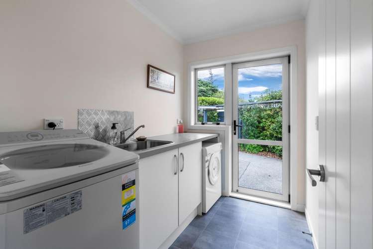 11 Byron Brown Place Otaki Beach_18