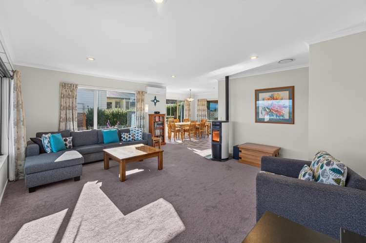 31 Olympus Way Richmond_7