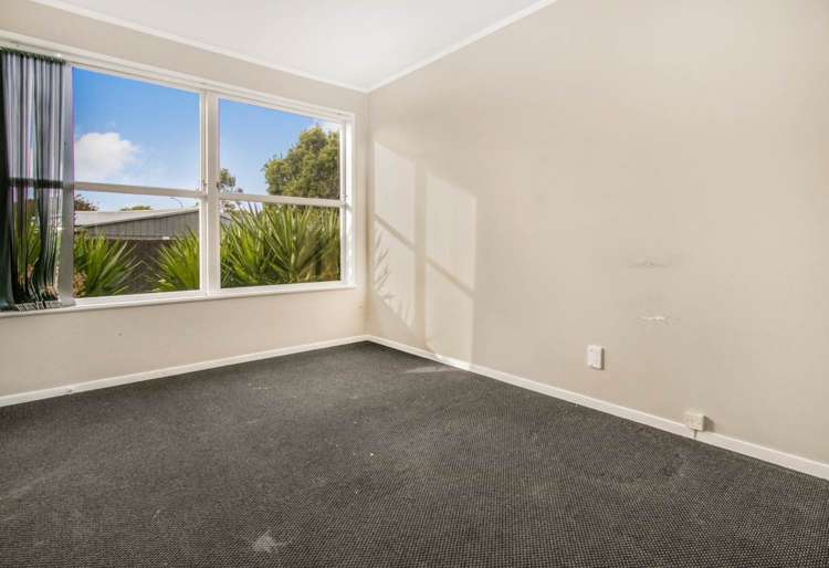 39 Staverton Crescent Mangere_17