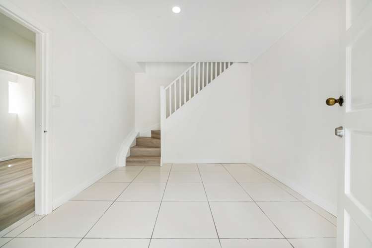 13 Bond Crescent Forrest Hill_25