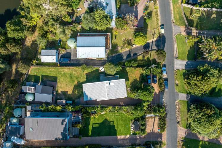 8 Waiata Road Onetangi_18