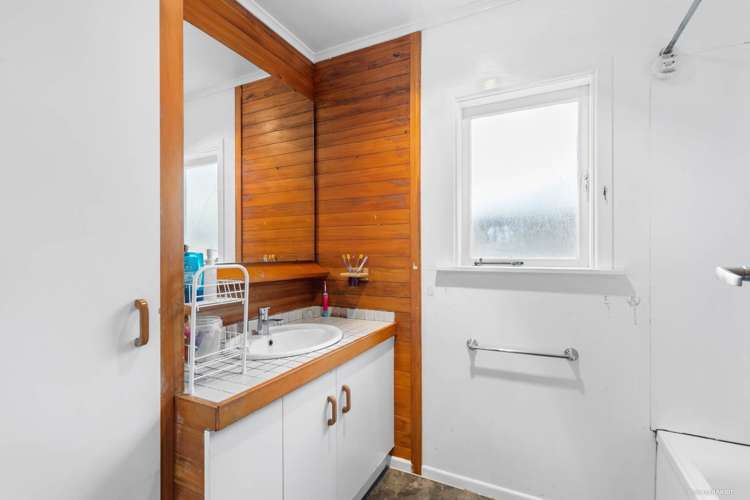 14 Albert Road Kelston_8