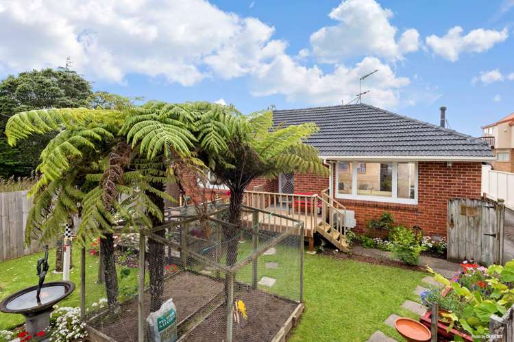 81 Te Atatu Road Te Atatu South_12