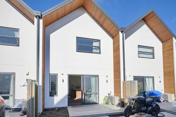 2/292 Hereford Street_0