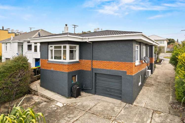 141 Easther Crescent_1