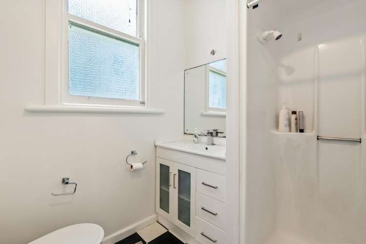 211 Grant Road Thorndon_12