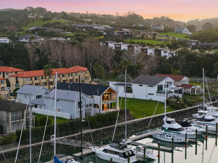 17 Rue d'Amarres Gulf Harbour_38