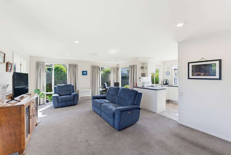 2/2A Chalmers Street Highfield_4