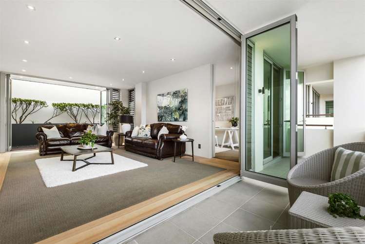 22b Beach Road Castor Bay_14