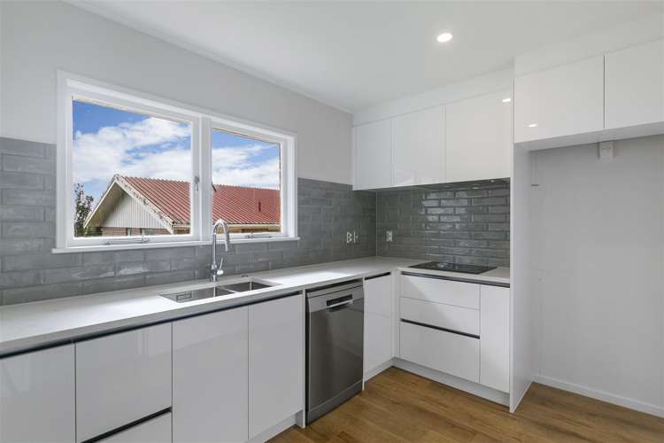 2/15 Walter Macdonald Street Howick_7