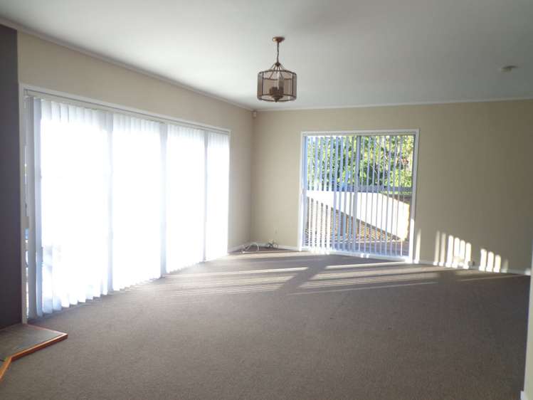 26 Mirrabooka Avenue Botany Downs_6