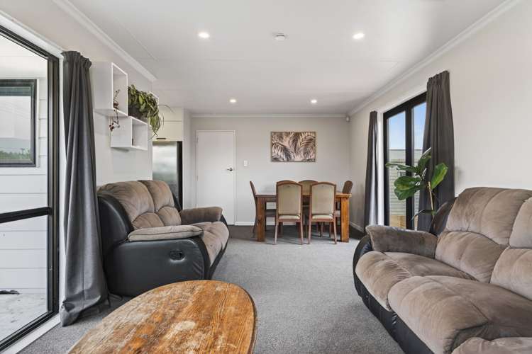 5 Cemetery Road Sanson_15