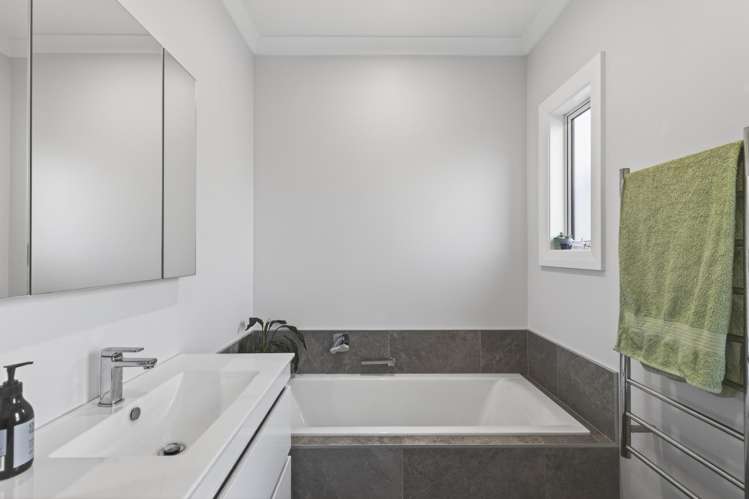 264 Egmont Road Hillsborough_16