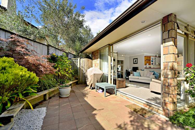 32 Maybole Drive Flat Bush_11