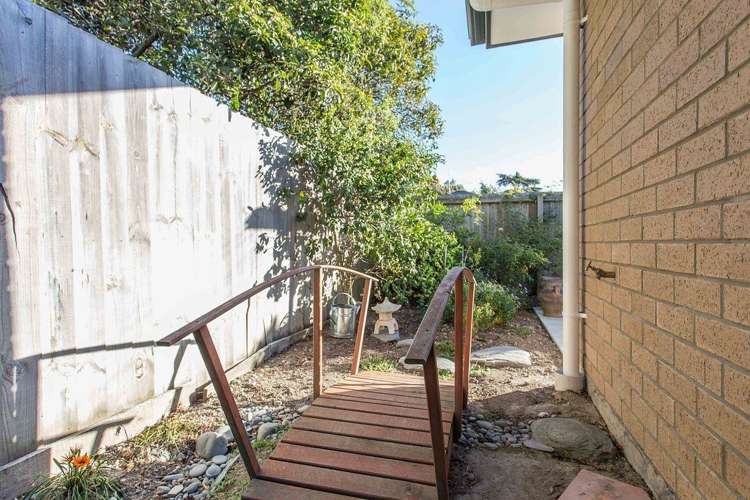 2/136 Pages Road Wainoni_12