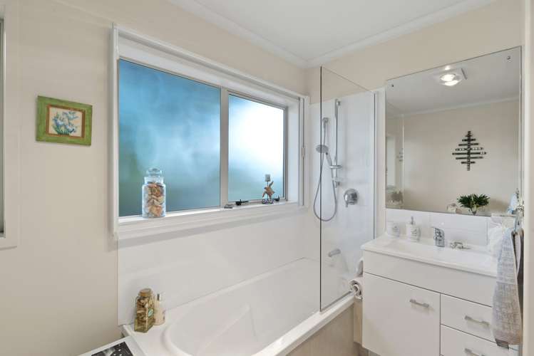 6 Orewa Street Torbay_13