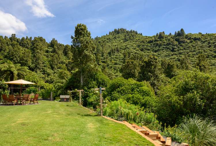 360 Spencer Road Lake Tarawera_24