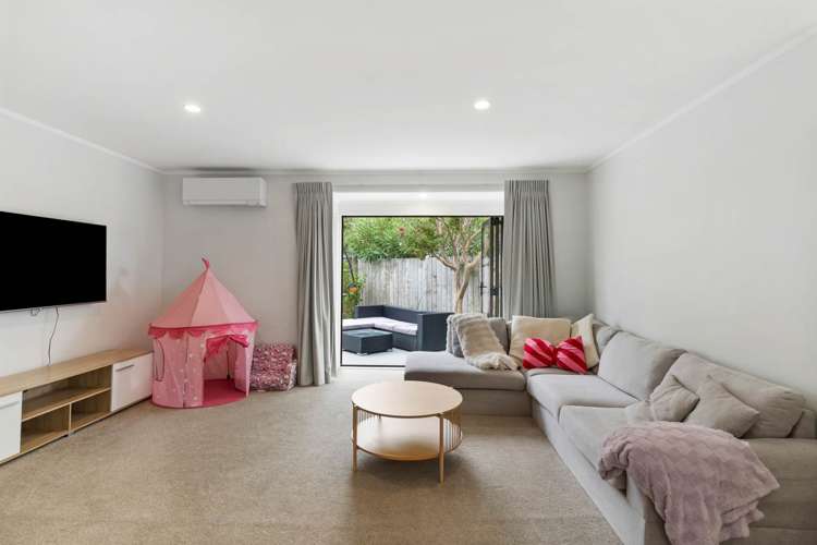 2/865 Beach Road Waiake_9