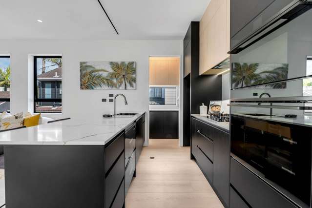 Coastal luxury in the heart of Takapuna