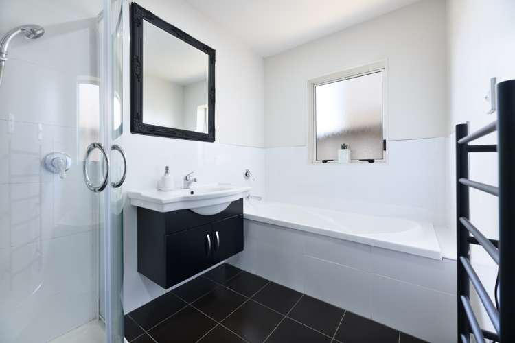 8 Riverglade Parkway Te Atatu South_7