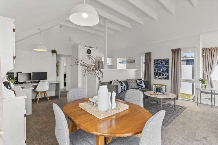 2/120a Birkdale Road Birkdale_6
