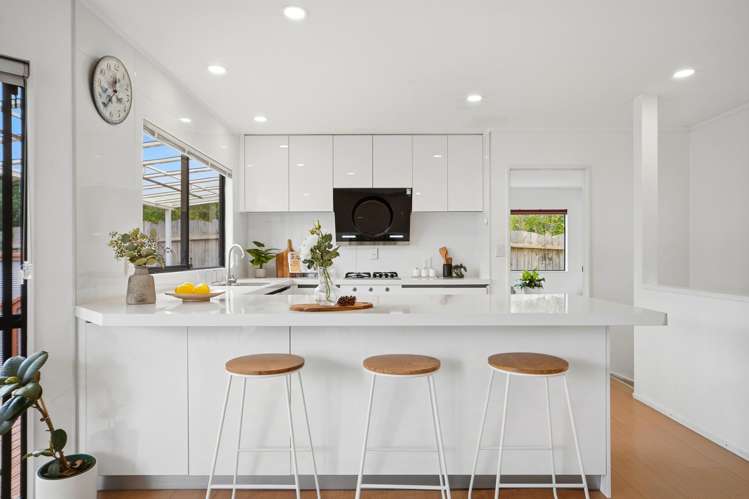 2/57 Howe Street_5