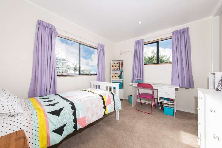 90 Flanshaw Road Te Atatu South_3