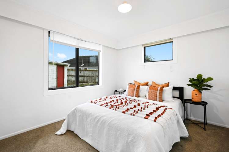 7 Defoe Avenue Hillcrest_11