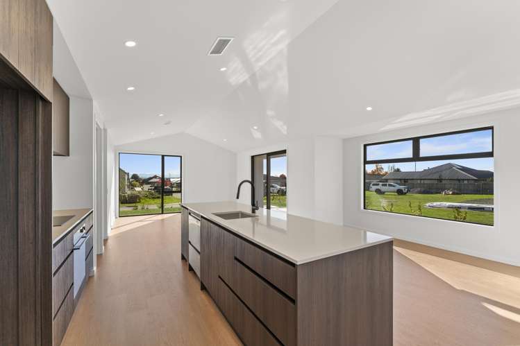 21 Greenway Crescent Richmond_1