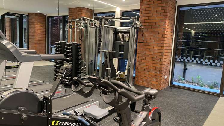 301/10 Alpha Street 2185_3