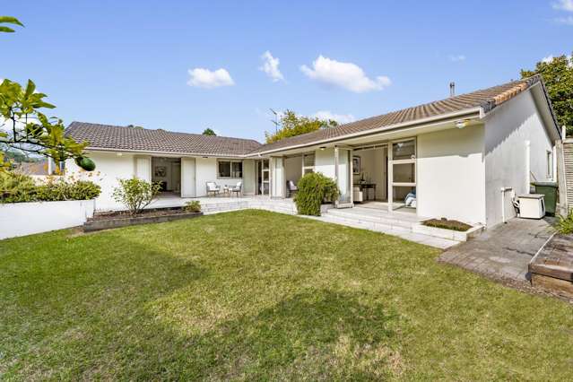 4 Coldham Crescent Saint Johns_2